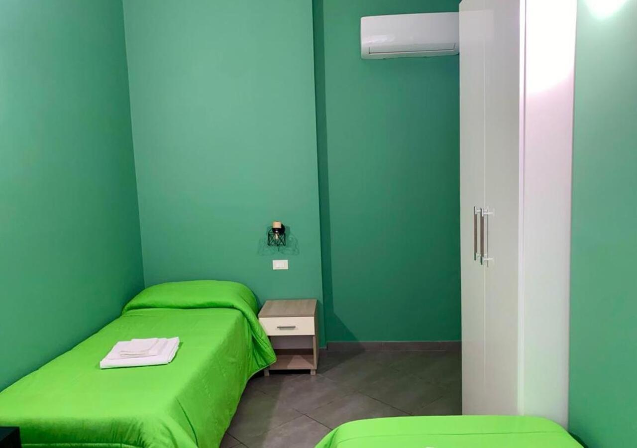 Oasi Del Turista Apartment Palermo Bagian luar foto